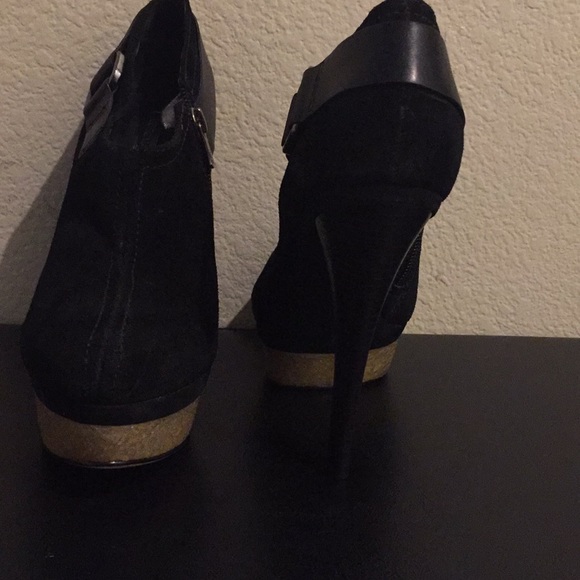 BCBG Never worn,leather beautiful platform booties - Picture 7 of 8